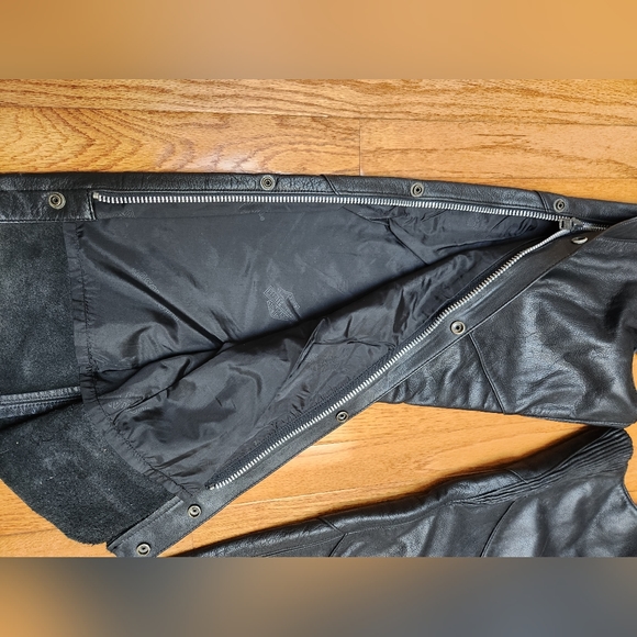 Harley Davidson Riding Chaps - Picture 3 of 17